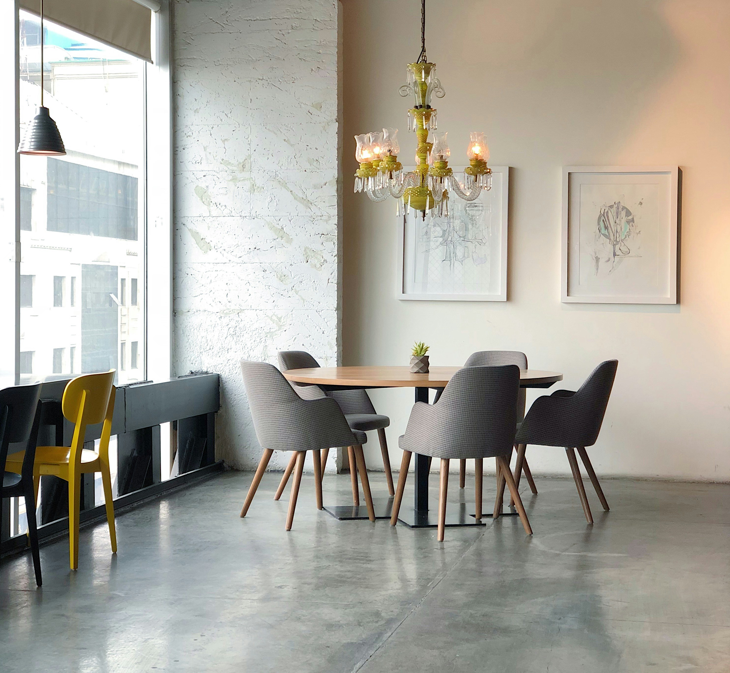 hassan decor décor rénovation renovation ravalement façade parquet peinture peintre bâtiment batiment mur sol pose papier peint parquet ravalement mur blanc sol cire beton ciré béton ciré professionnel bretagne saint-malo saint-lunaire rennes dinan renovation alentours rénovation dinard béton cire beton ciré enduit tendance entretien beaux sols